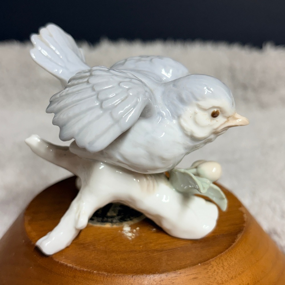 VTG Otagiri 3.25" Vtg Gray Blue Bird on a Branch Porcelain‎ Ceramic Figurine